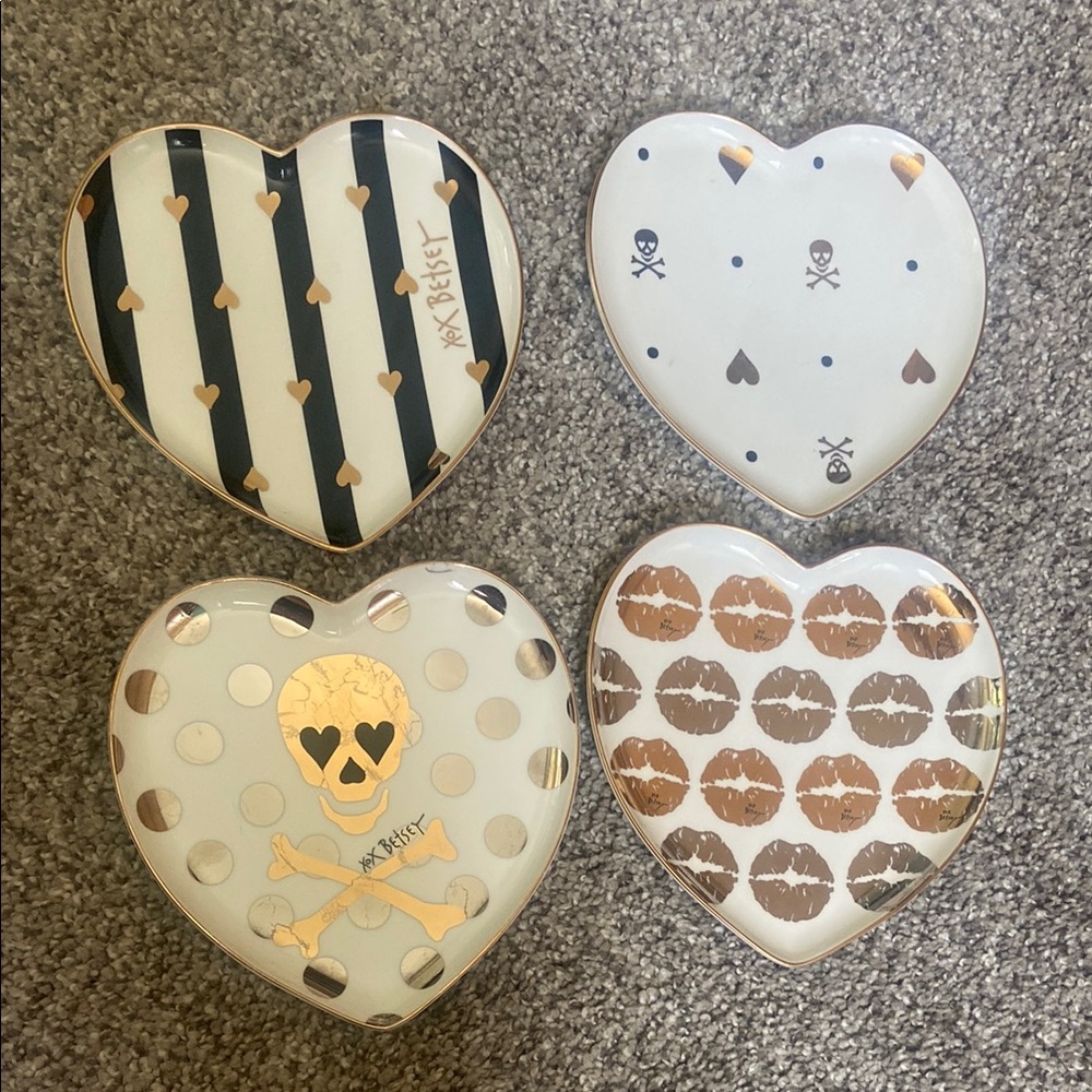 Betsey Johnson Gold Accent Heart Trinket Dishes (Set of 4)